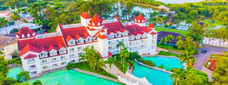 Vista aérea do Mavsa Resort All-Inclusive em Cesário Lange